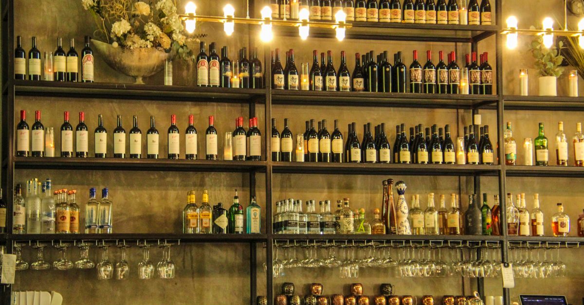 Portable Bar Hire vs Hotel or Venue Bar: Cost and Control Compared